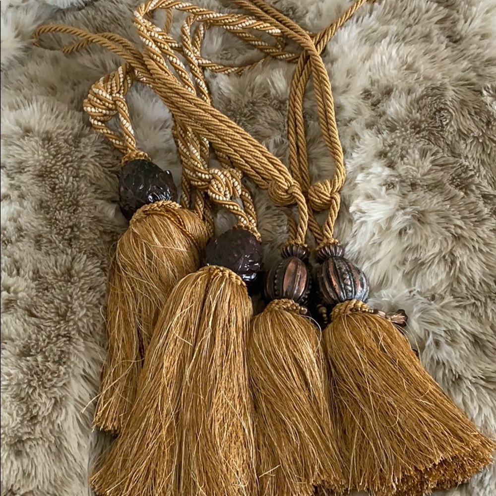 Luxury tassles (Set 1)